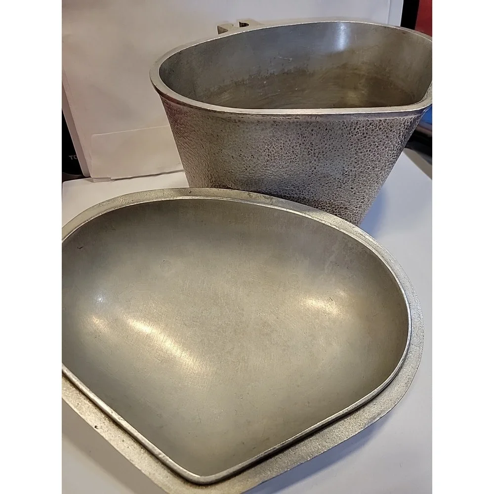 Silver‎ Seal Hammered Aluminum Triangle Pan with Lid Vintage 1930s